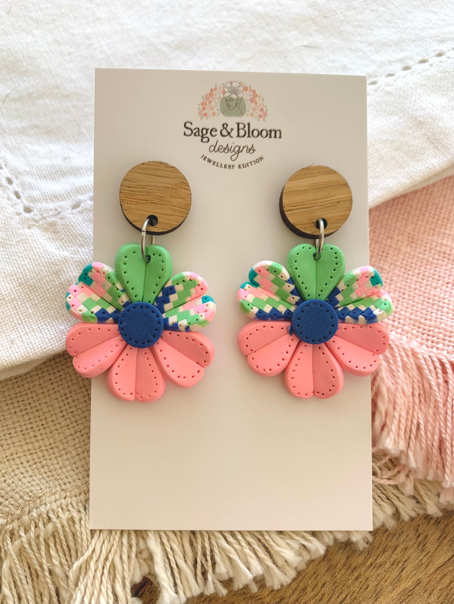 Classic Bloom - Bright Aztec