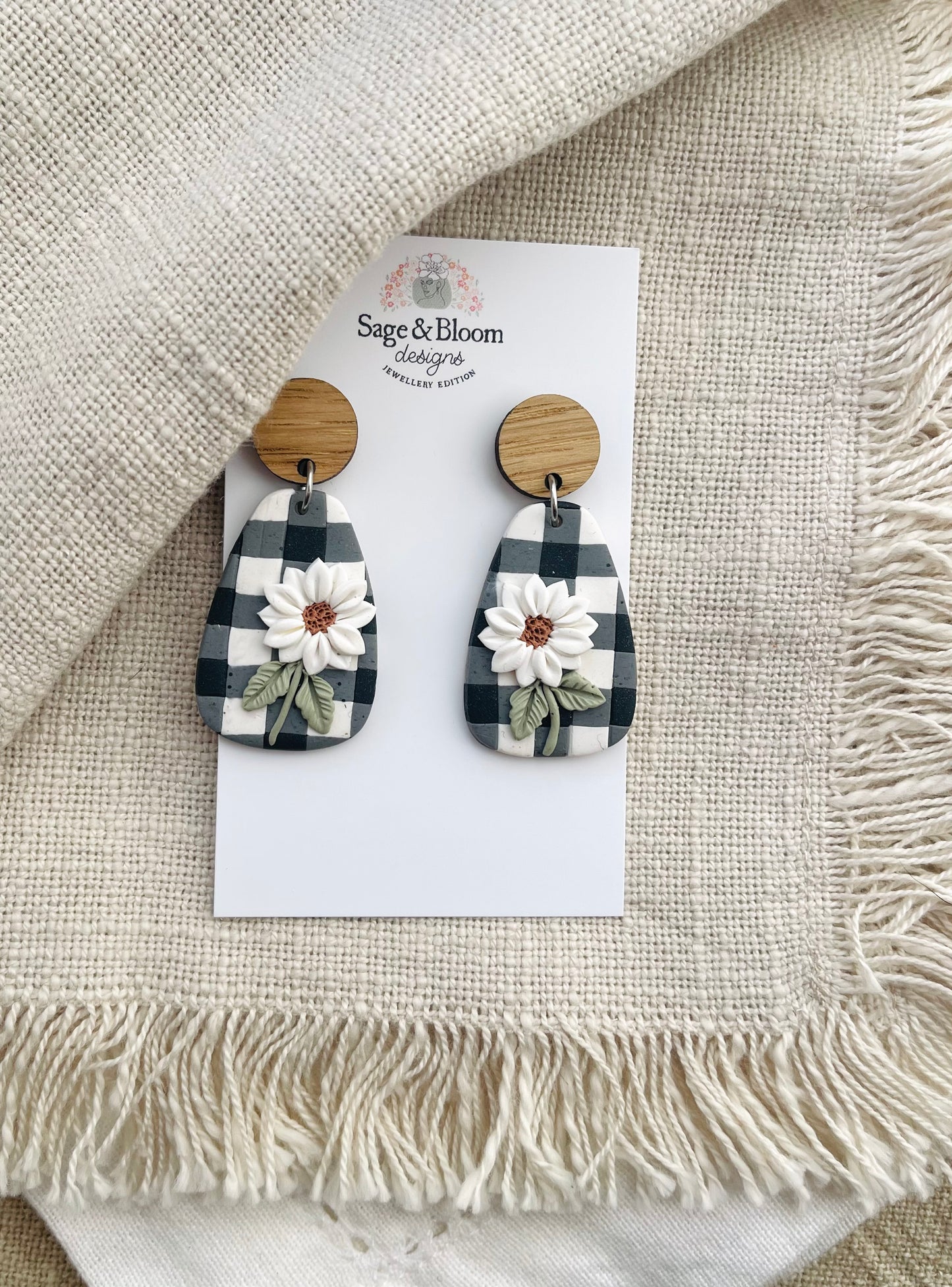 Black Gingham Daisy Dangle (medium)